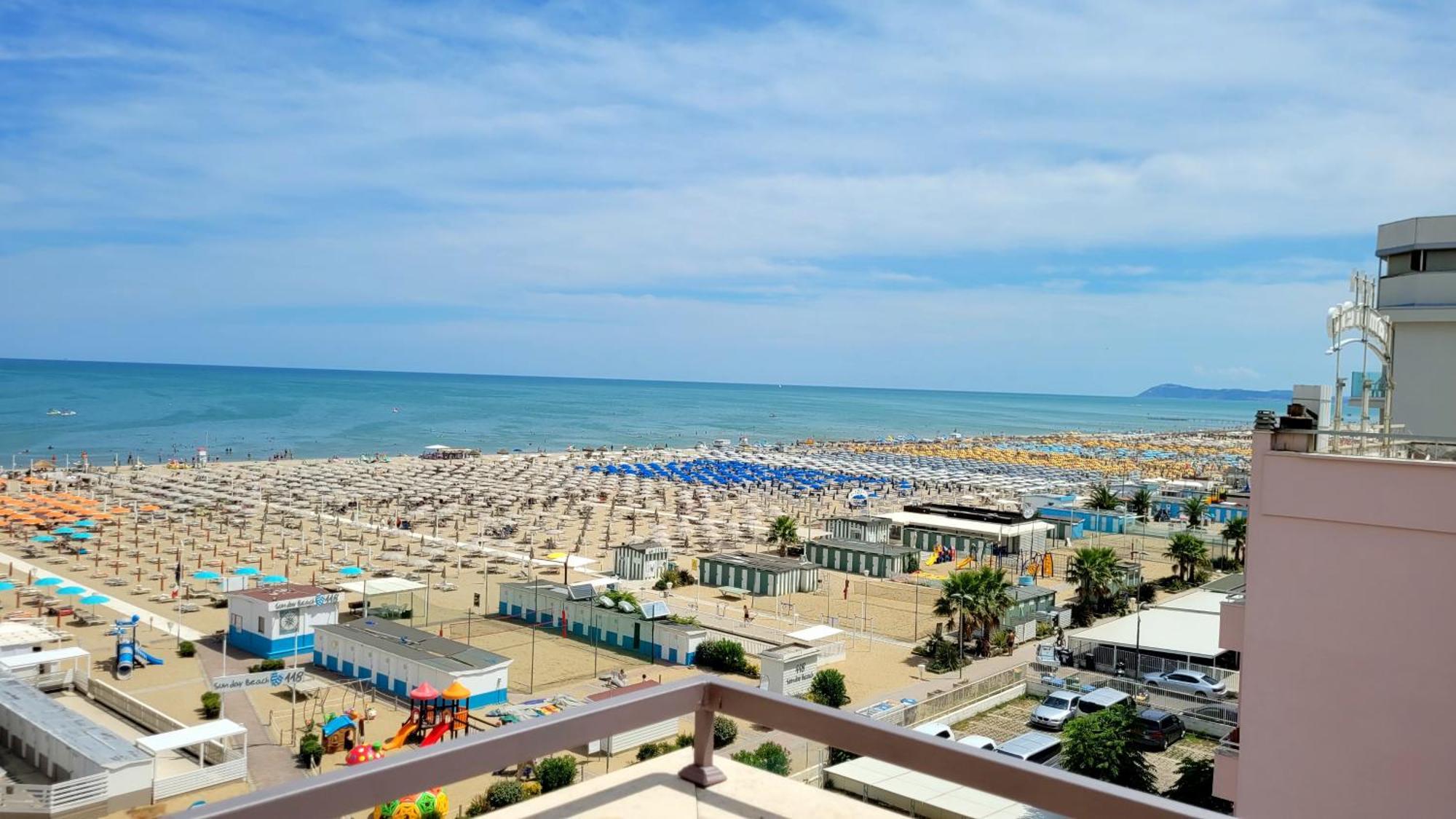 Hotel San Francisco Spiaggia Rimini Exterior photo